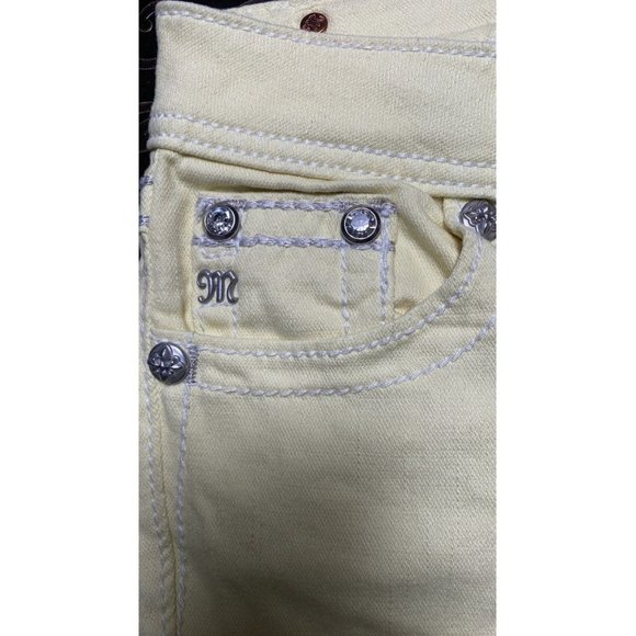 Miss Me Jeans Yellow Denim 98% Cotton Embellished Cuffed Capri Pants Inseam 20" - Picture 7 of 11